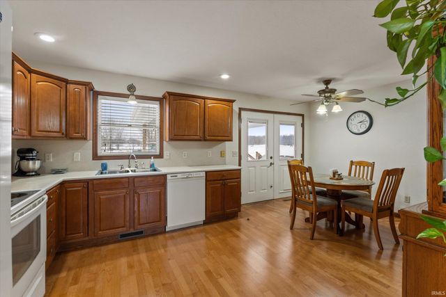 68426 CR 23, New Paris, IN 46553