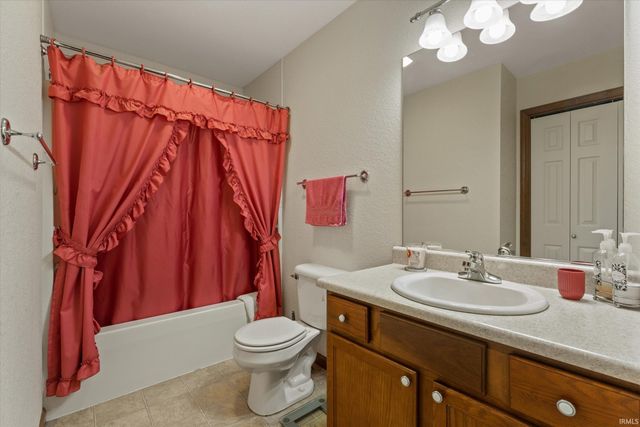 68426 CR 23, New Paris, IN 46553