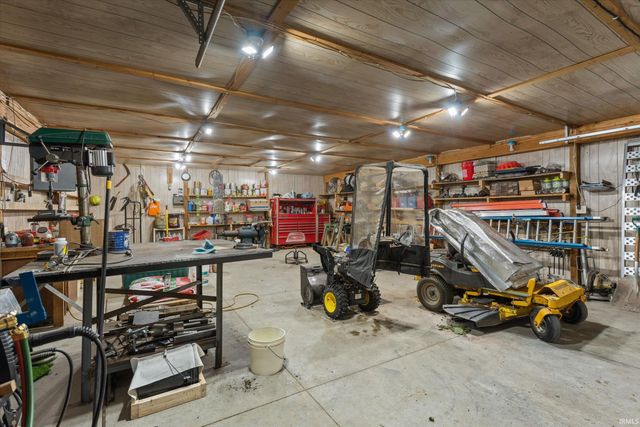 68426 CR 23, New Paris, IN 46553