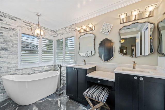 1654 Farmington Circle, Wellington, FL 33414