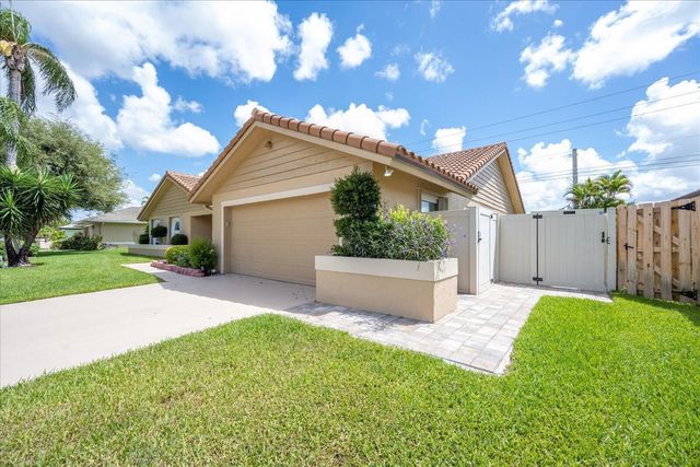1654 Farmington Circle, Wellington, FL 33414