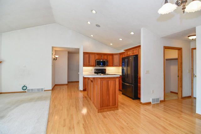 440 WOODFIELD DRIVE, Green Bay, WI 54313