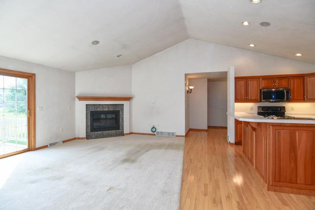 440 WOODFIELD DRIVE, Green Bay, WI 54313