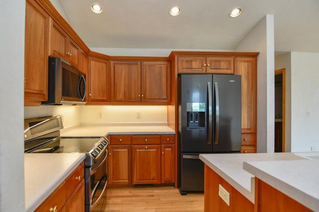 440 WOODFIELD DRIVE, Green Bay, WI 54313