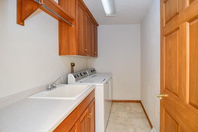 440 WOODFIELD DRIVE, Green Bay, WI 54313