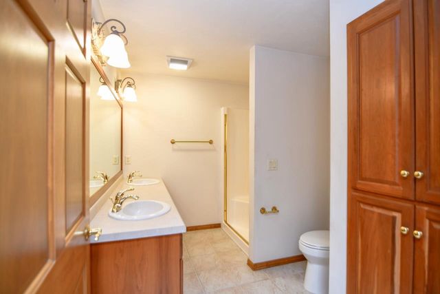 440 WOODFIELD DRIVE, Green Bay, WI 54313