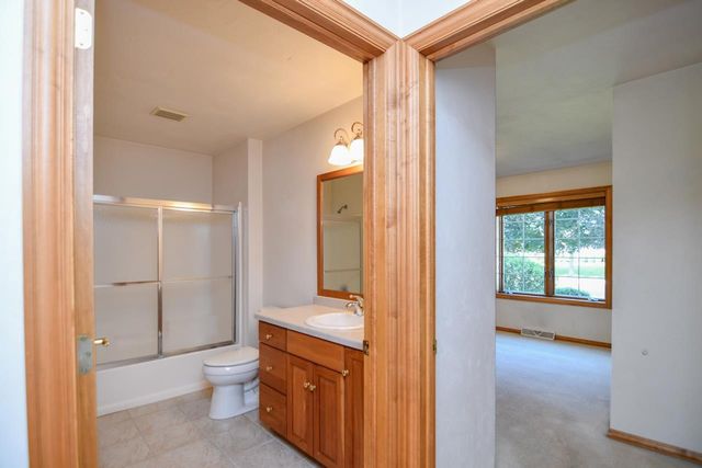 440 WOODFIELD DRIVE, Green Bay, WI 54313