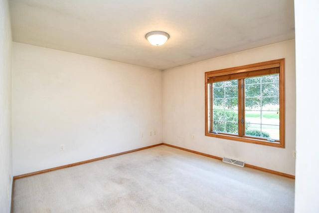 440 WOODFIELD DRIVE, Green Bay, WI 54313
