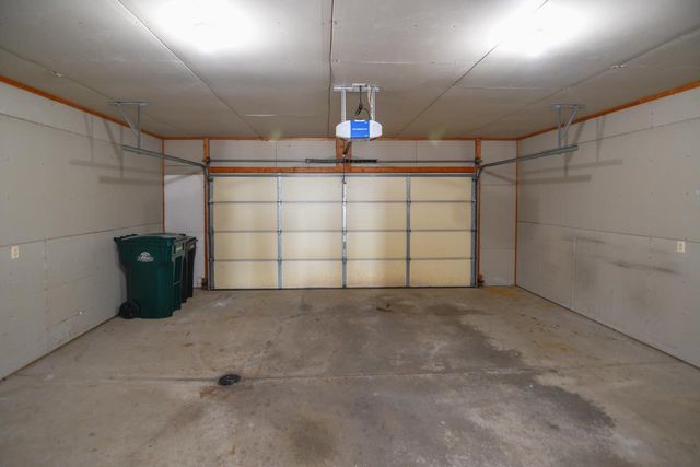 440 WOODFIELD DRIVE, Green Bay, WI 54313