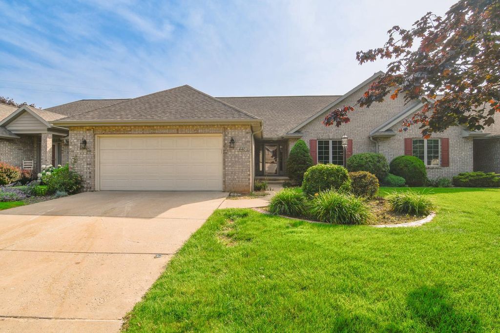 440 WOODFIELD DRIVE, Green Bay, WI 54313