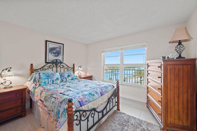 1021 Hillsboro Mile 504, Hillsboro Beach, FL 33062