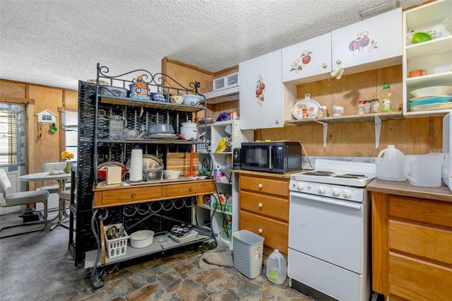 35913 VALLEYBROOK AVENUE, Zephyrhills, FL 33541