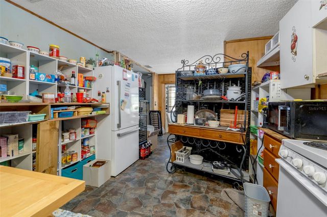 35913 VALLEYBROOK AVENUE, Zephyrhills, FL 33541