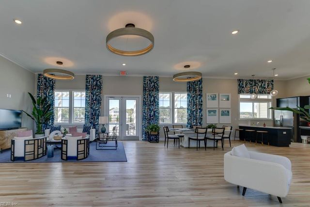 5025 Duxbury RD, Chesapeake, VA 23321