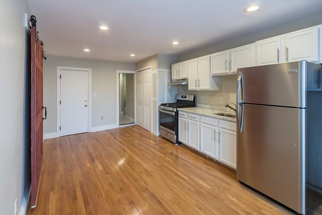 97 Bridge 2, Salem, MA 01970