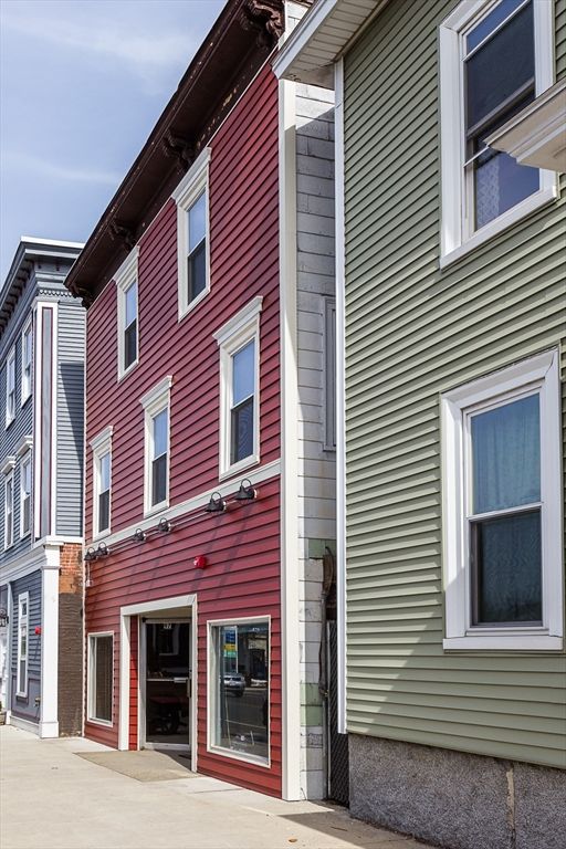 97 Bridge 2, Salem, MA 01970