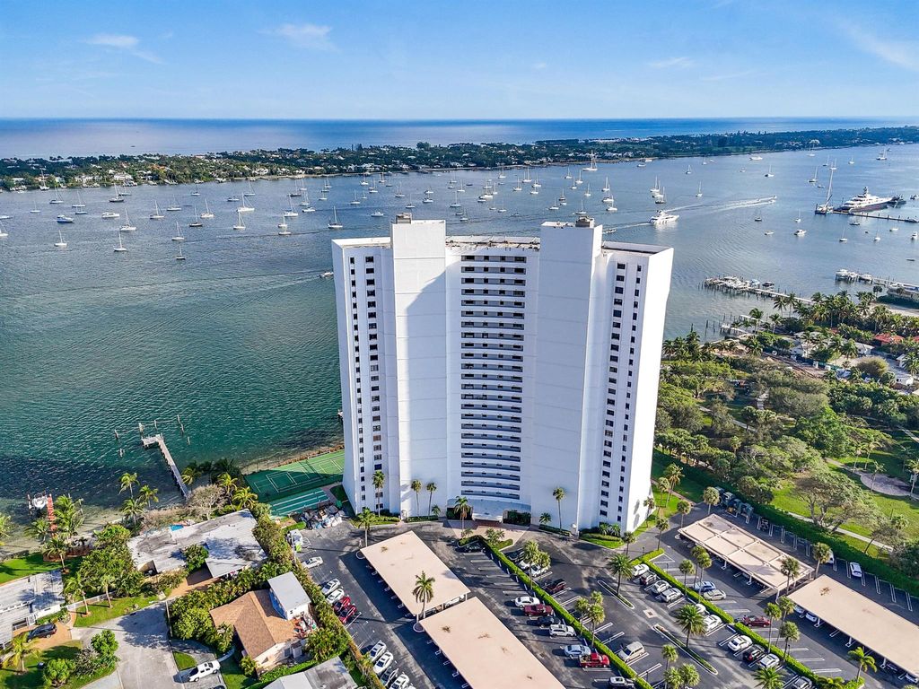 5200 N Flagler Drive 1404, West Palm Beach, FL 33407