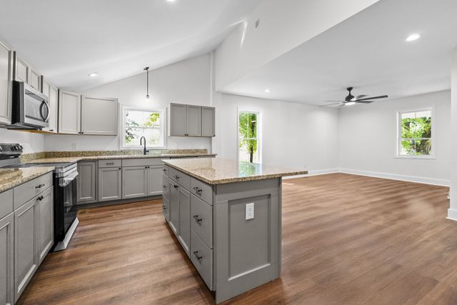 1881 New Herman Rd, Fayetteville, TN 37334