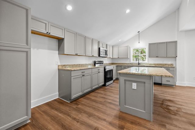 1881 New Herman Rd, Fayetteville, TN 37334