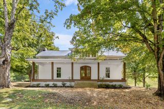 1881 New Herman Rd, Fayetteville, TN 37334