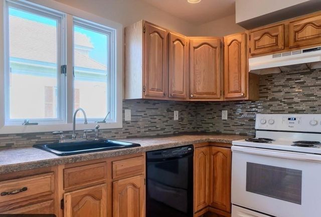 142 E Meadow Rd, Lowell, MA 01854