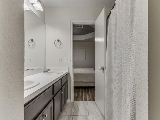 813 N Morgan Drive, Moore, OK 73160