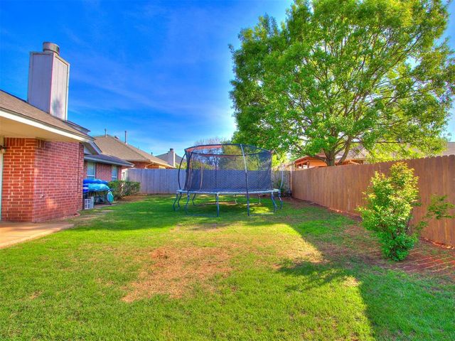 813 N Morgan Drive, Moore, OK 73160
