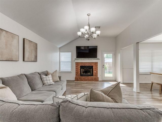 813 N Morgan Drive, Moore, OK 73160