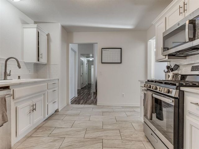 813 N Morgan Drive, Moore, OK 73160