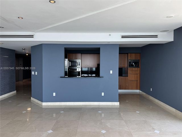 1331 Brickell Bay Dr 2801, Miami, FL 33131