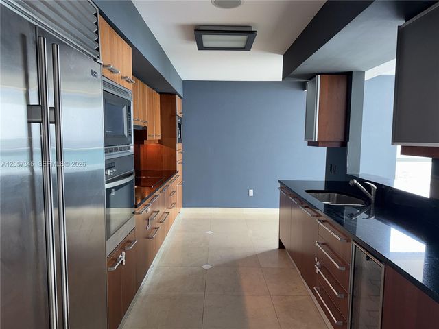 1331 Brickell Bay Dr 2801, Miami, FL 33131