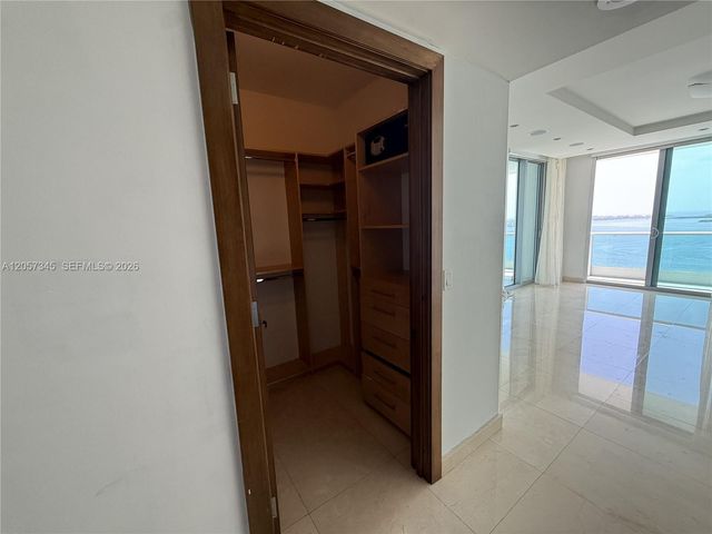 1331 Brickell Bay Dr 2801, Miami, FL 33131