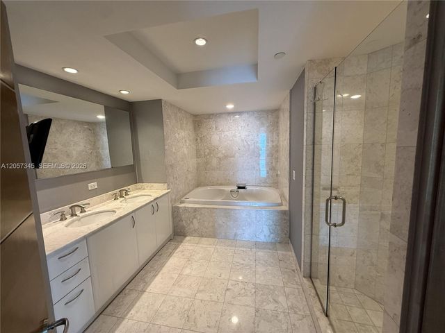 1331 Brickell Bay Dr 2801, Miami, FL 33131