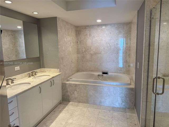 1331 Brickell Bay Dr 2801, Miami, FL 33131