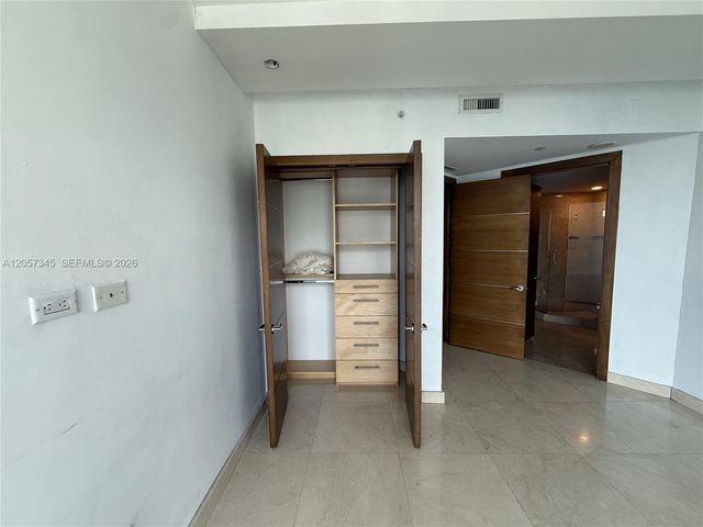 1331 Brickell Bay Dr 2801, Miami, FL 33131