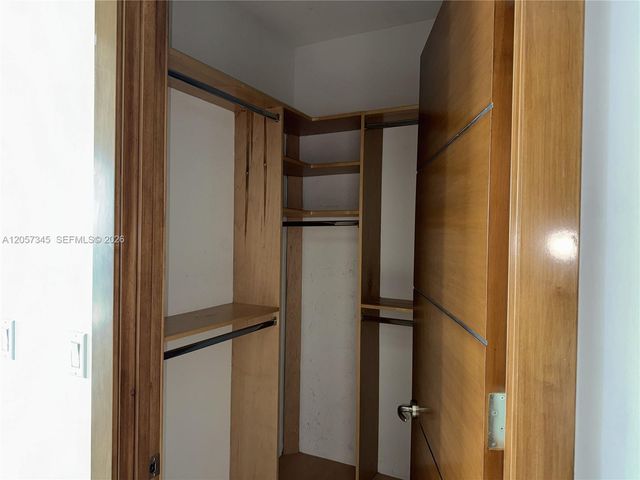 1331 Brickell Bay Dr 2801, Miami, FL 33131
