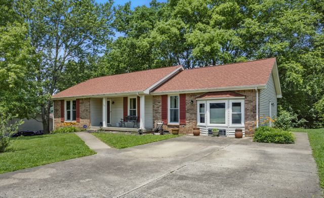 735 Jace Dr, Clarksville, TN 37040