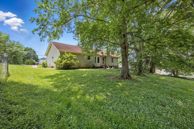 735 Jace Dr, Clarksville, TN 37040