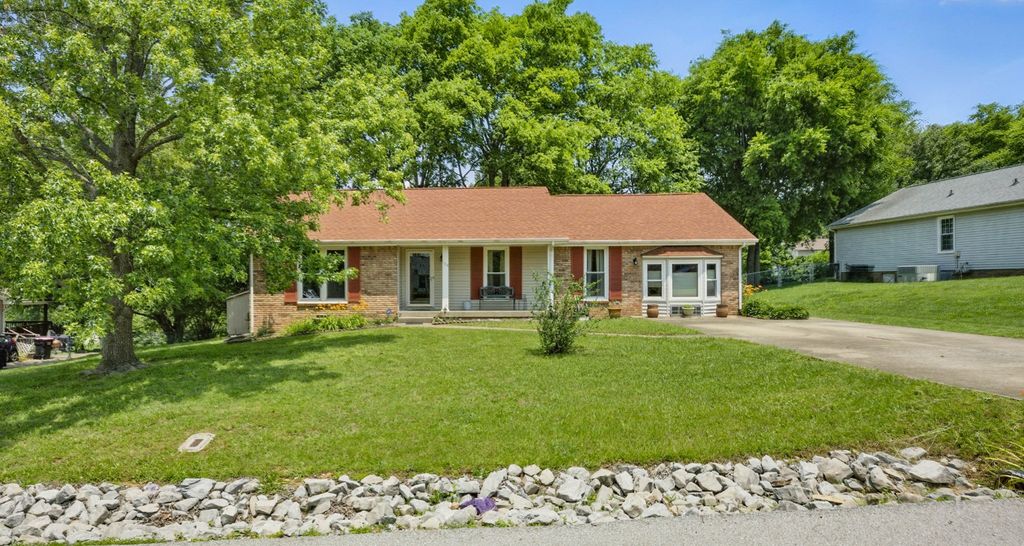 735 Jace Dr, Clarksville, TN 37040