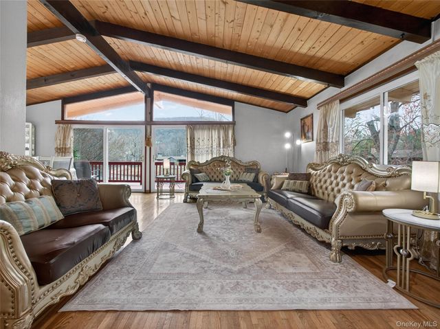 810 Haverstraw Road, Suffern, NY 10901