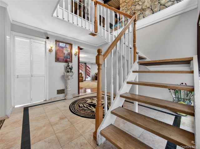 810 Haverstraw Road, Suffern, NY 10901