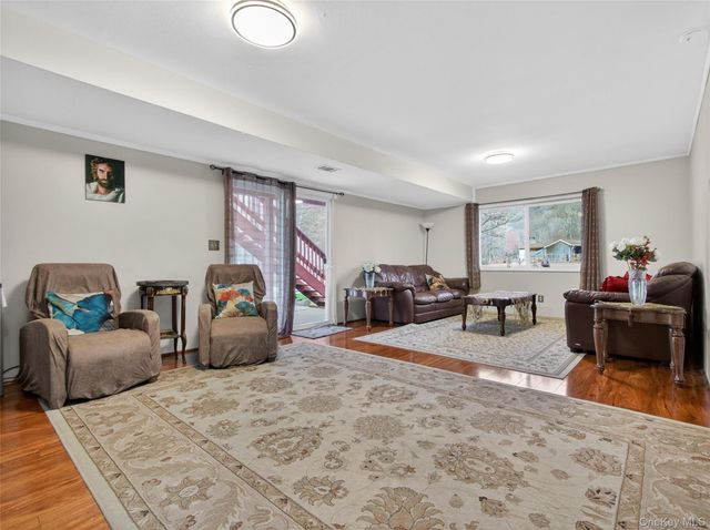 810 Haverstraw Road, Suffern, NY 10901