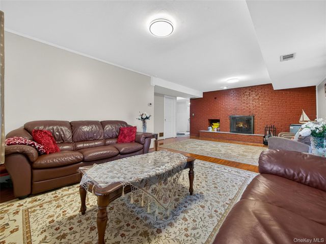 810 Haverstraw Road, Suffern, NY 10901
