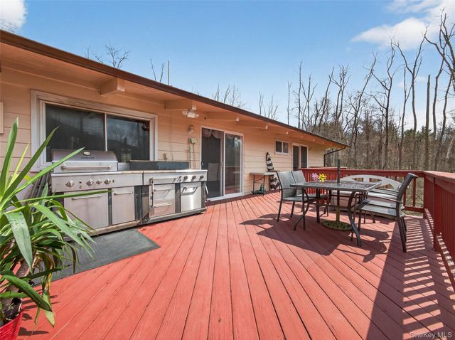 810 Haverstraw Road, Suffern, NY 10901