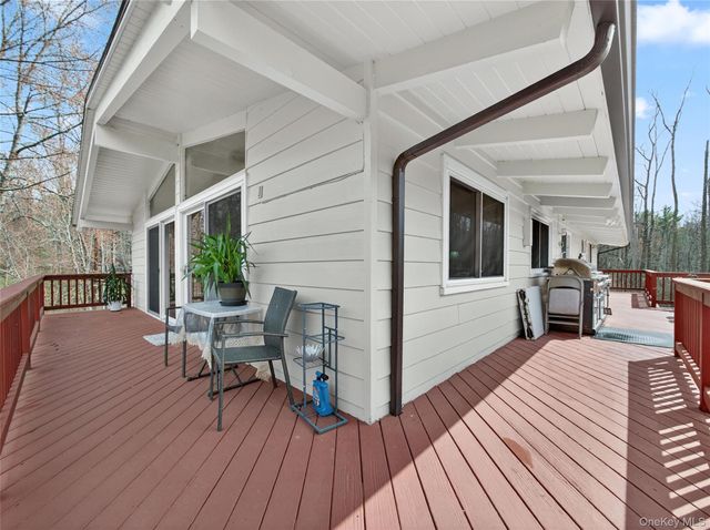 810 Haverstraw Road, Suffern, NY 10901