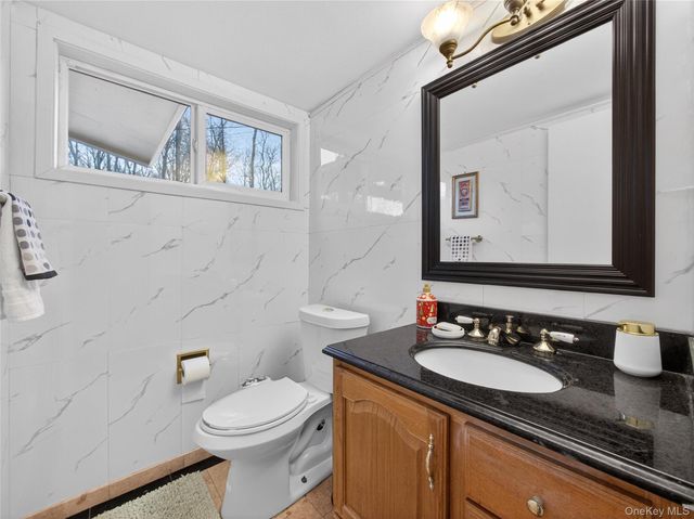 810 Haverstraw Road, Suffern, NY 10901