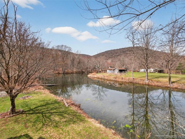 810 Haverstraw Road, Suffern, NY 10901