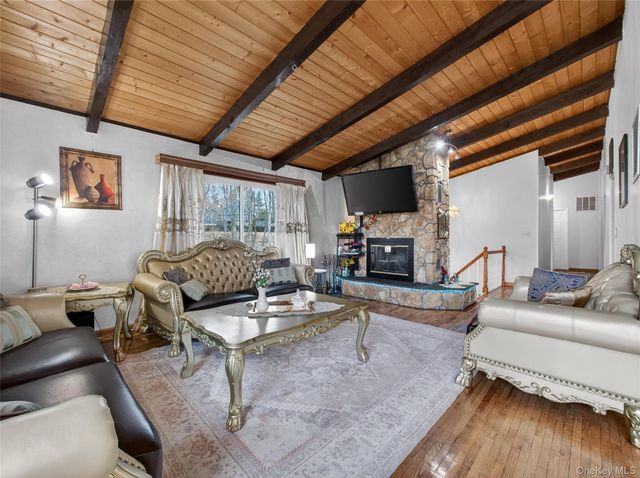 810 Haverstraw Road, Suffern, NY 10901