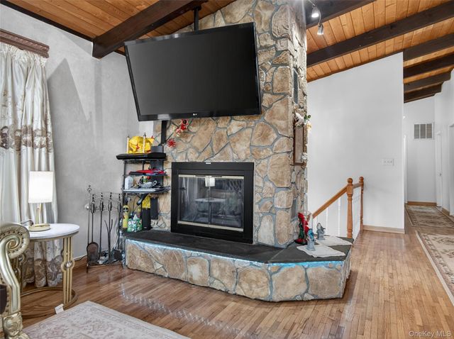 810 Haverstraw Road, Suffern, NY 10901