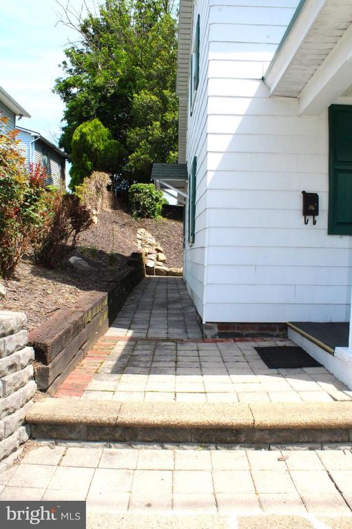 Image 10 of property listing at 514 BALTIMORE AVE, Cumberland, MD 21502